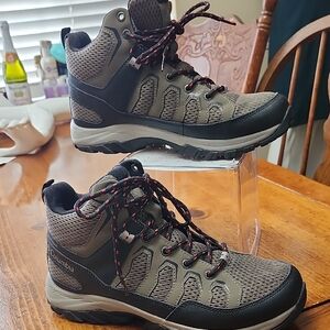 Columbia Men's Boots - Black and Brown. Gently Worn.